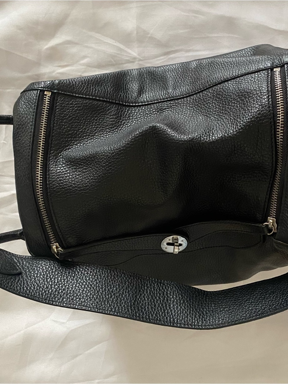 Black Leather Shoulder Lindy Bag - sliver metal accessories - Picture 2 of 7